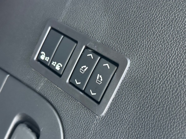 Used-2018-Cadillac-Escalade-Luxury