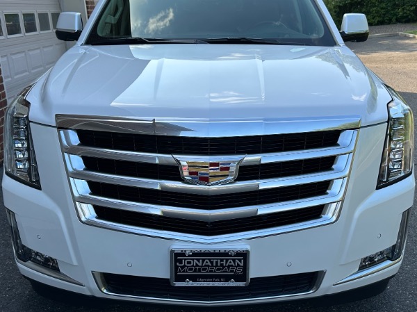 Used-2018-Cadillac-Escalade-Luxury