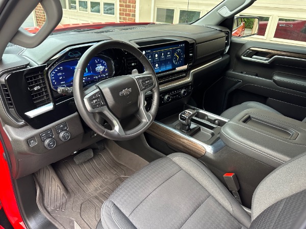 Used-2022-Chevrolet-Silverado-1500-RST