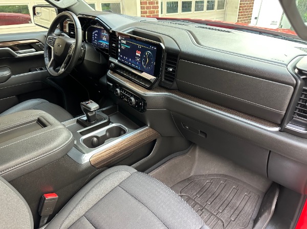 Used-2022-Chevrolet-Silverado-1500-RST