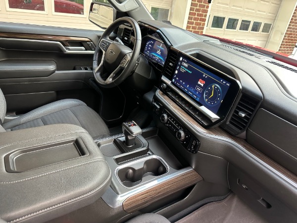 Used-2022-Chevrolet-Silverado-1500-RST