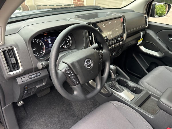Used-2025-Nissan-Frontier-SV