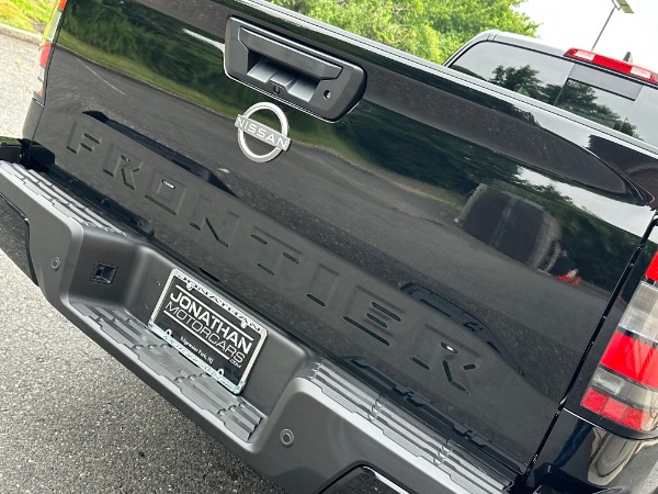 Used-2025-Nissan-Frontier-SV