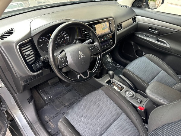 Used-2016-Mitsubishi-Outlander-SE