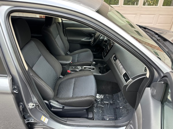 Used-2016-Mitsubishi-Outlander-SE