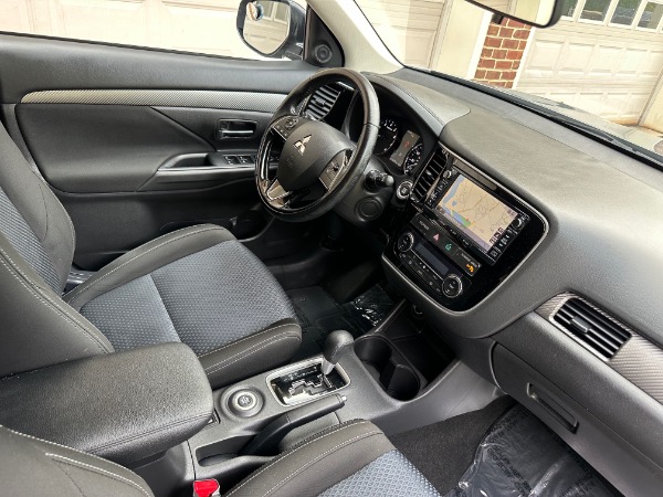 Used-2016-Mitsubishi-Outlander-SE