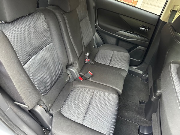 Used-2016-Mitsubishi-Outlander-SE