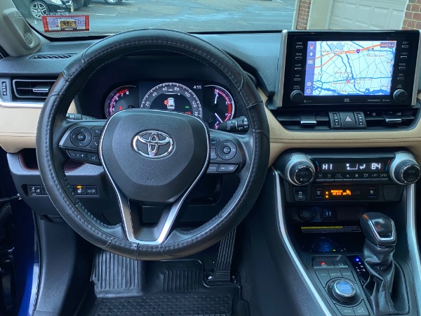 Used-2019-Toyota-RAV4-Limited