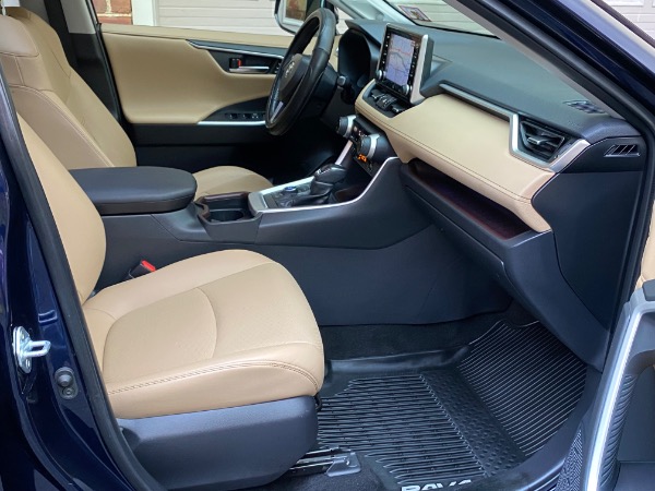 Used-2019-Toyota-RAV4-Limited