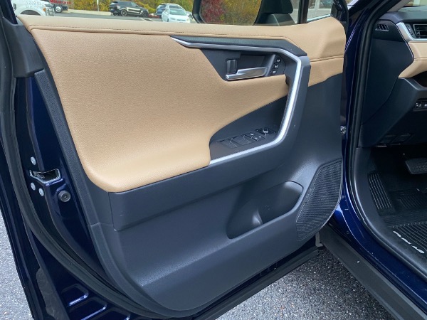 Used-2019-Toyota-RAV4-Limited