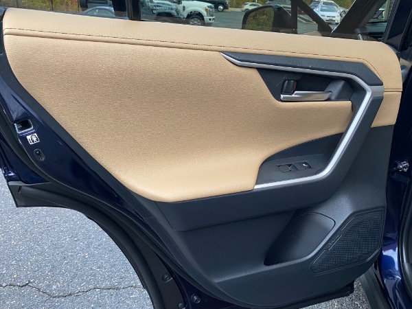 Used-2019-Toyota-RAV4-Limited