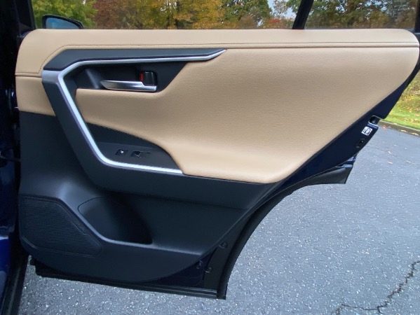 Used-2019-Toyota-RAV4-Limited