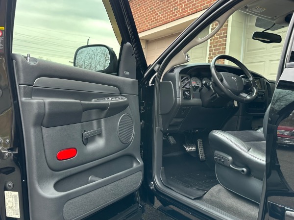 Used-2005-Dodge-Ram-1500-SRT-10