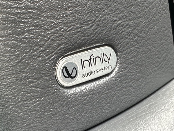 Used-2005-Dodge-Ram-1500-SRT-10