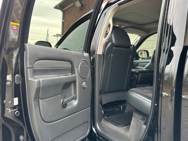 Used-2005-Dodge-Ram-1500-SRT-10