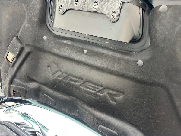 Used-2005-Dodge-Ram-1500-SRT-10