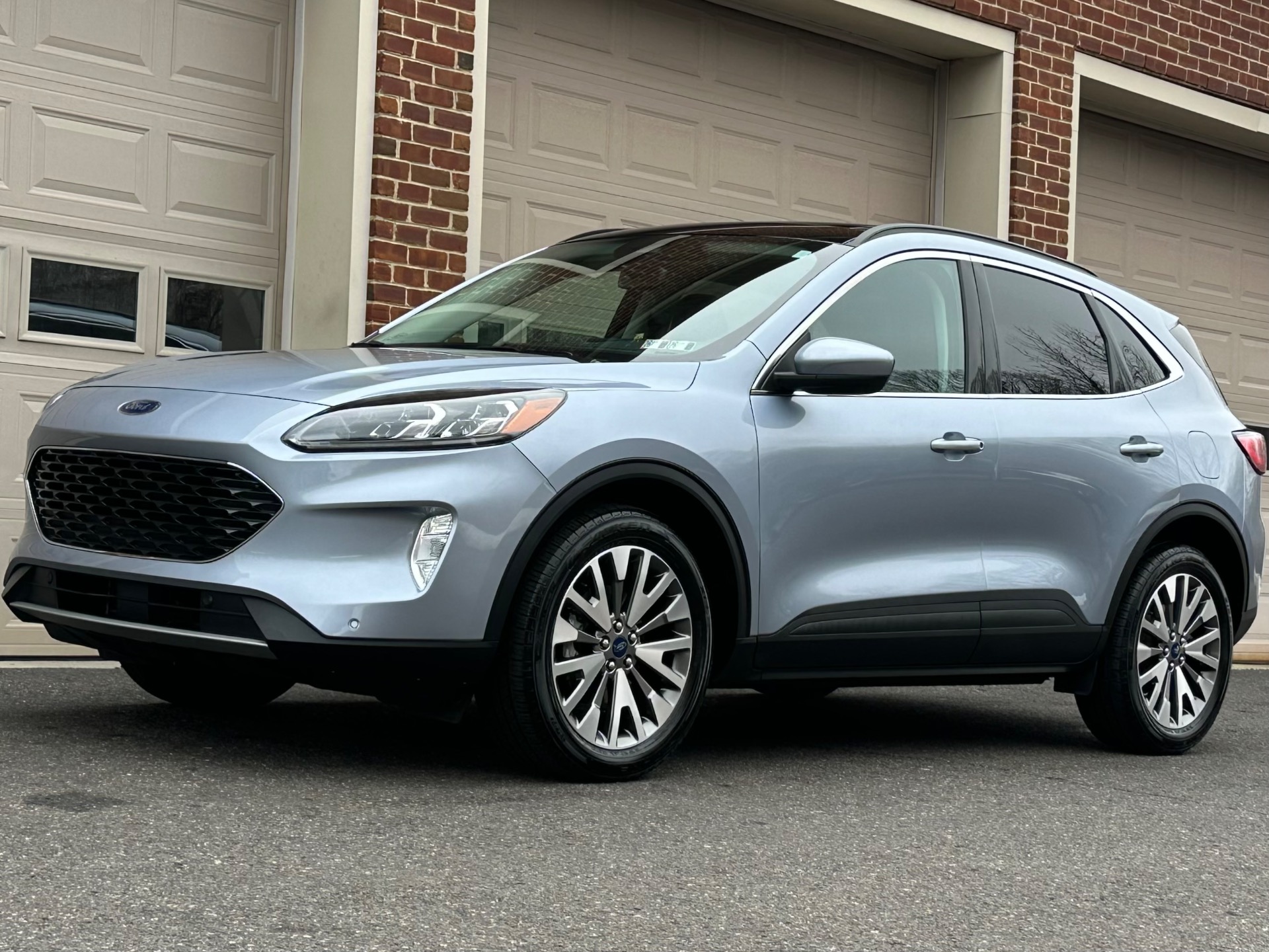 Are Ford Escapes Awdnull