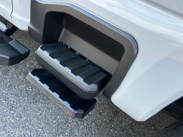 Used-2025-Ford-F-350-Super-Duty-Lariat