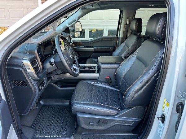 Used-2025-Ford-F-350-Super-Duty-Lariat