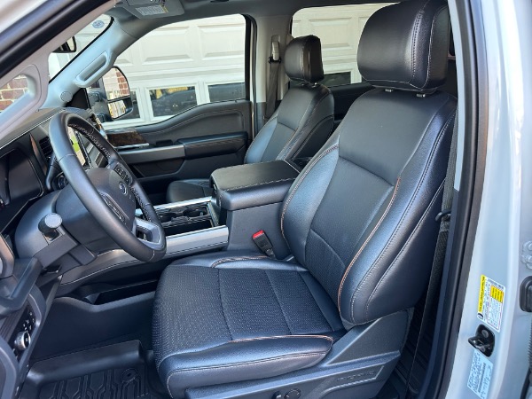 Used-2025-Ford-F-350-Super-Duty-Lariat