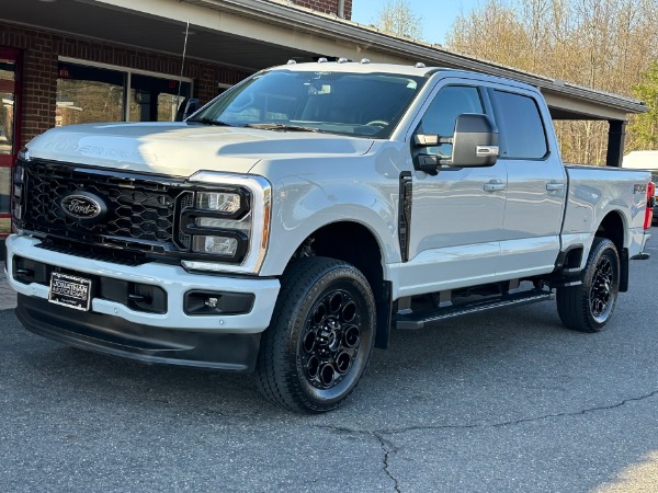 Used-2025-Ford-F-350-Super-Duty-Lariat