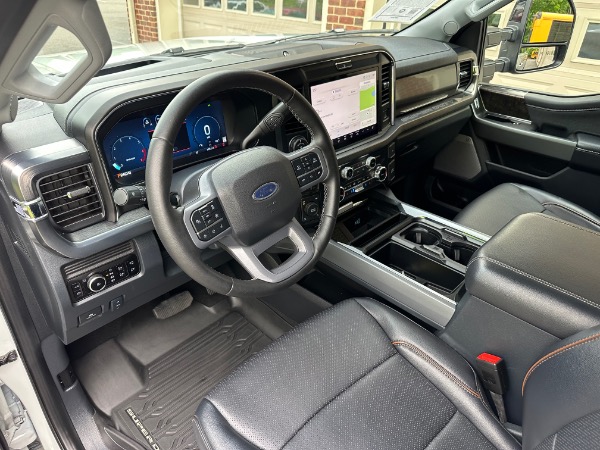 Used-2025-Ford-F-350-Super-Duty-Lariat