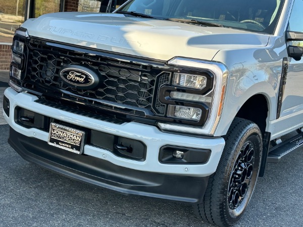 Used-2025-Ford-F-350-Super-Duty-Lariat