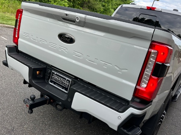 Used-2025-Ford-F-350-Super-Duty-Lariat
