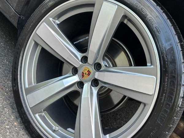 Used-2025-Porsche-Macan