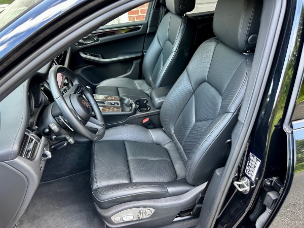 Used-2025-Porsche-Macan