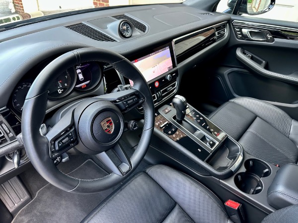 Used-2025-Porsche-Macan