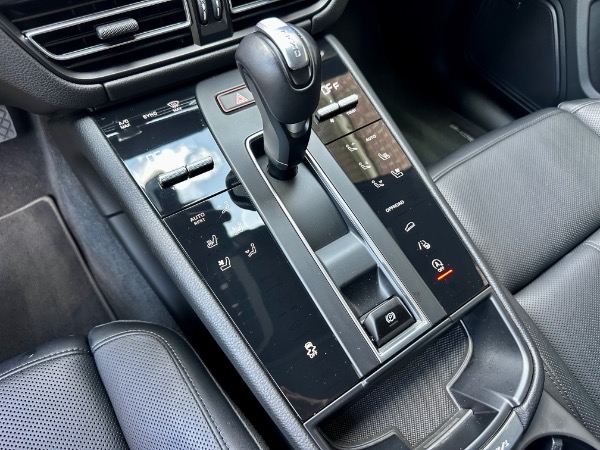 Used-2025-Porsche-Macan