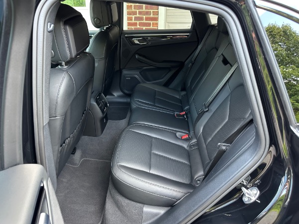 Used-2025-Porsche-Macan