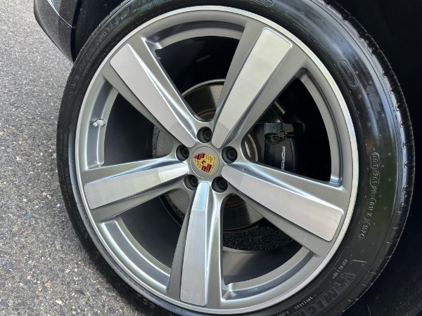 Used-2025-Porsche-Macan