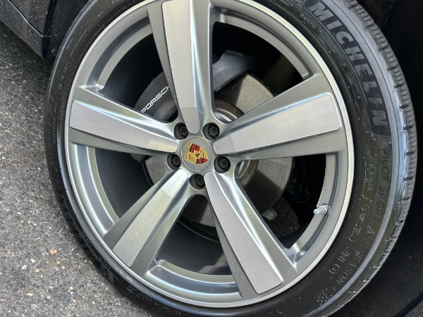 Used-2025-Porsche-Macan