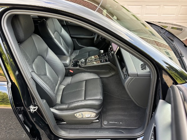 Used-2025-Porsche-Macan