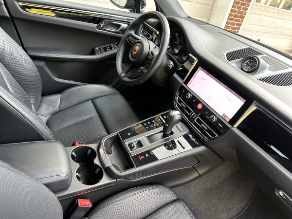 Used-2025-Porsche-Macan