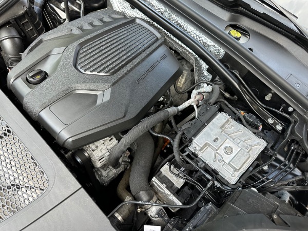 Used-2025-Porsche-Macan