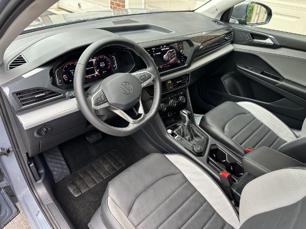 Used-2023-Volkswagen-Taos-SEL-4Motion