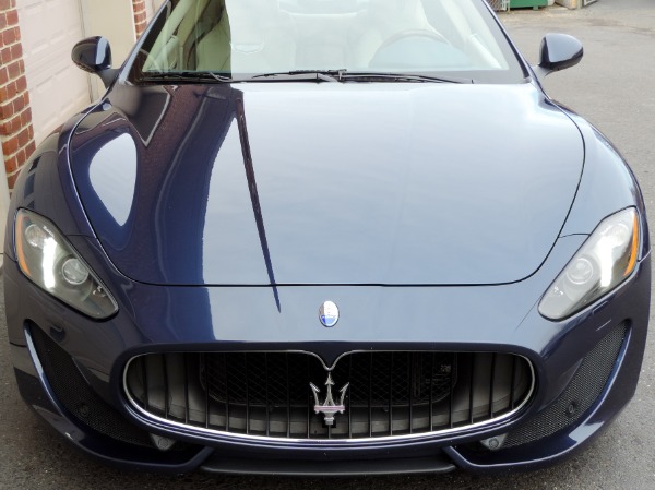 Used-2014-Maserati-GranTurismo-Sport