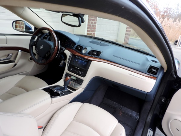 Used-2014-Maserati-GranTurismo-Sport
