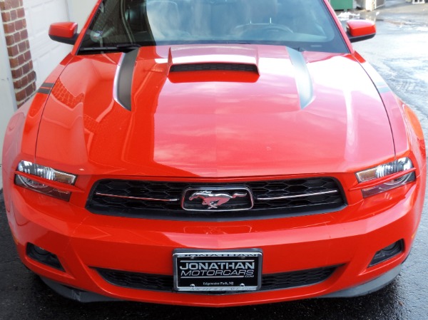 Used-2012-Ford-Mustang-V6-Premium