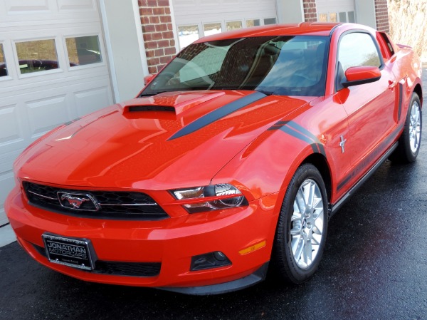 Used-2012-Ford-Mustang-V6-Premium