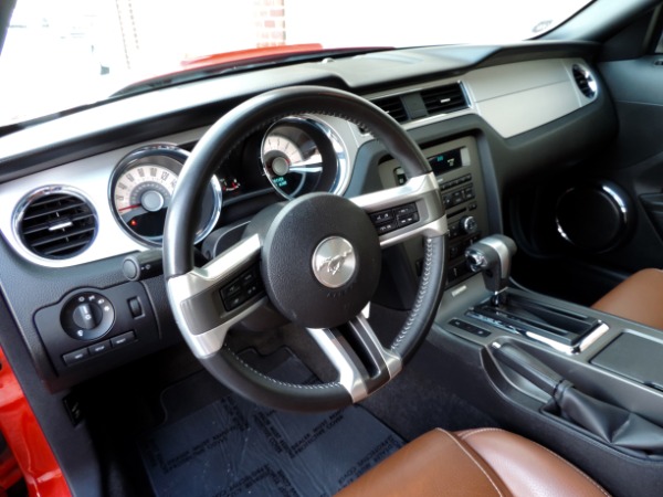 Used-2012-Ford-Mustang-V6-Premium