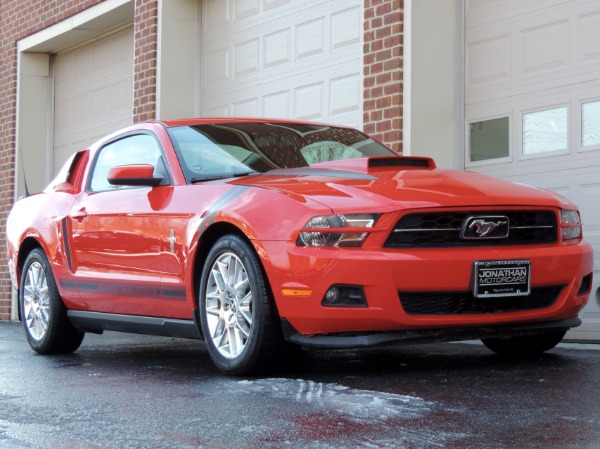 Used-2012-Ford-Mustang-V6-Premium