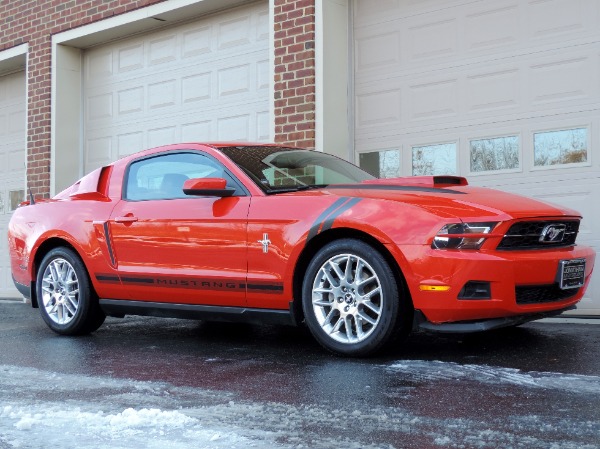 Used-2012-Ford-Mustang-V6-Premium