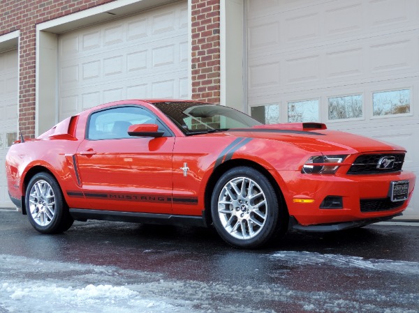 Used-2012-Ford-Mustang-V6-Premium