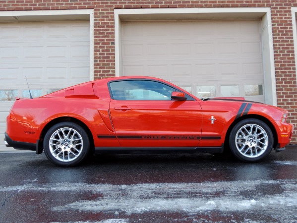 Used-2012-Ford-Mustang-V6-Premium