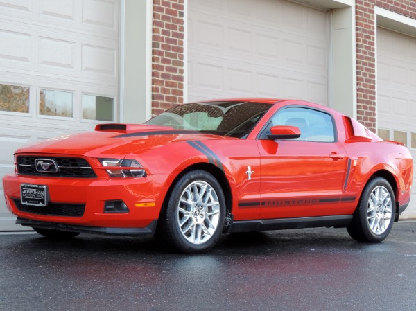 Used-2012-Ford-Mustang-V6-Premium