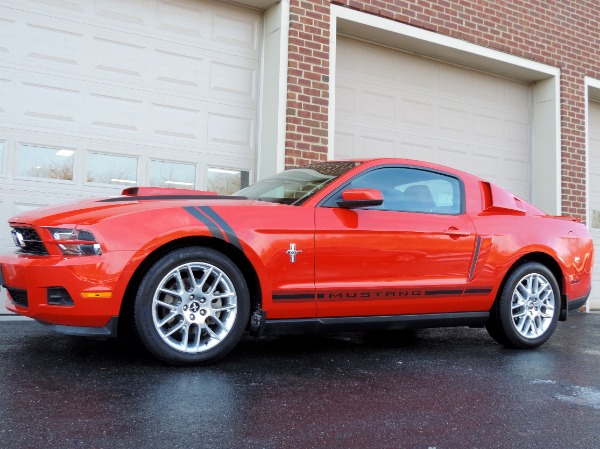 Used-2012-Ford-Mustang-V6-Premium